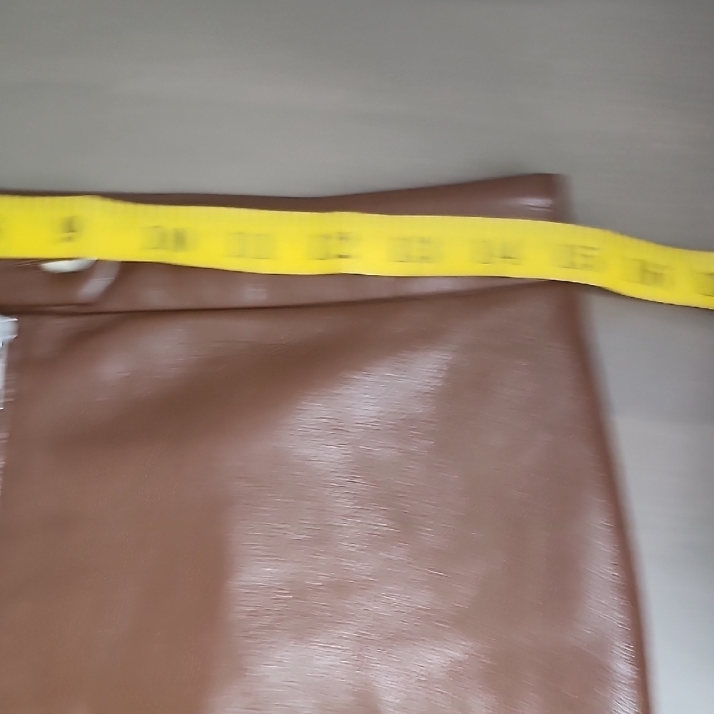 ARITZIA WILFRED Rekindle brown buttery soft faux leather mini skirt - Picture 10 of 11
